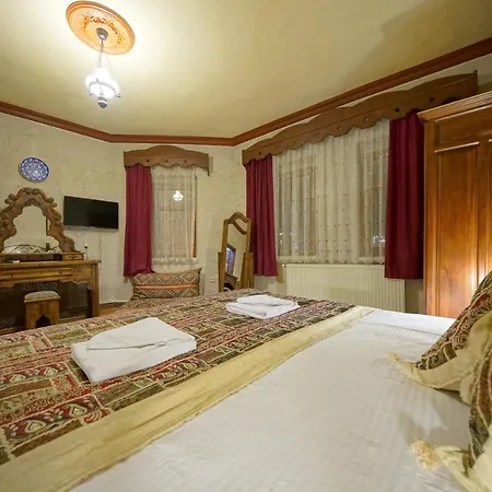 Arch Palace فندق 3*