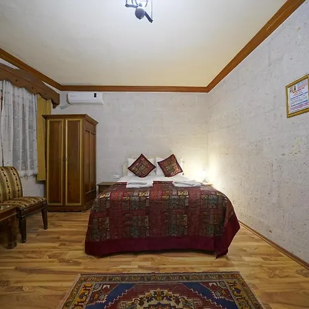 Arch Palace فندق