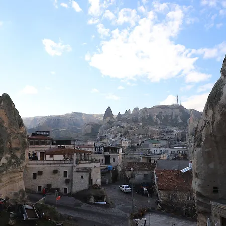 Arch Palace فندق