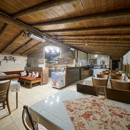 Arch Palace Hotel 3*